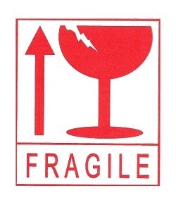 &Epsilon;&tau;&iota;&kappa;έ&tau;&alpha; FRAGILE / &Alpha;&upsilon;&tau;&omicron;&kappa;ό&lambda;&lambda;&eta;&tau;&omicron; &Epsilon;ύ&theta;&rho;&alpha;&upsilon;&sigma;&tau;&omicron; (45 &phi;ύ&lambda;&lambda;&alpha;)