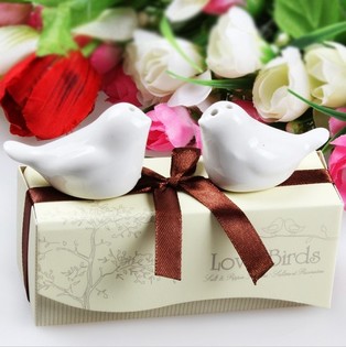&Sigma;&epsilon;&tau; &Alpha;&lambda;&alpha;&tau;&omicron;&pi;ί&pi;&epsilon;&rho;&omicron; "LOVE BIRDS" &Delta;ώ&rho;&omicron; &Gamma;ά&mu;&omicron;&upsilon; (5 &tau;&mu;&chi;.)