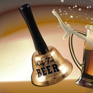 &Kappa;&omicron;&upsilon;&delta;&omicron;ύ&nu;&iota; "Ring for a Beer" &sigma;&epsilon; &sigma;&upsilon;&sigma;&kappa;&epsilon;&upsilon;&alpha;&sigma;ί&alpha; &delta;ώ&rho;&omicron;&upsilon; (2 &tau;&epsilon;&mu;.)