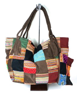 &Tau;&Sigma;&Alpha;&Nu;&Tau;&Alpha; PATCHWORK B-FAIR &Mu;&Epsilon;&Gamma;&Alpha;&Lambda;&Eta; &Kappa;&Alpha;&Phi;&Epsilon; (1 &tau;&epsilon;&mu;.)